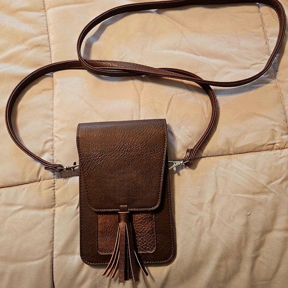 Crossbody travel bag